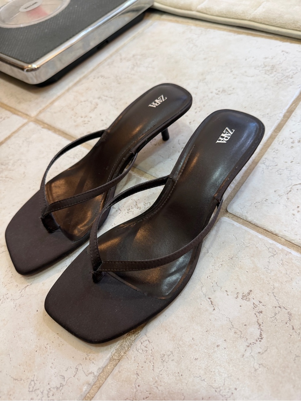 Zara Brown Kitten Heel Thong Sandals Size 38